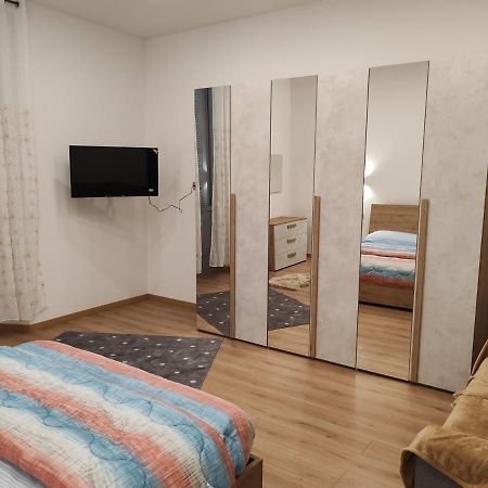 Appartamenti Lungo Fiume 506 Sesto Calende Buitenkant foto